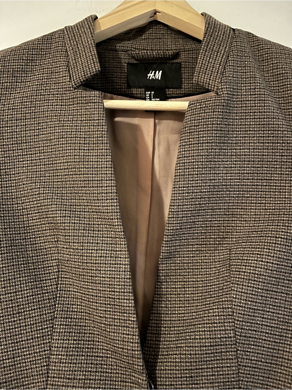 H&M Blazer - Picture 3 of 6